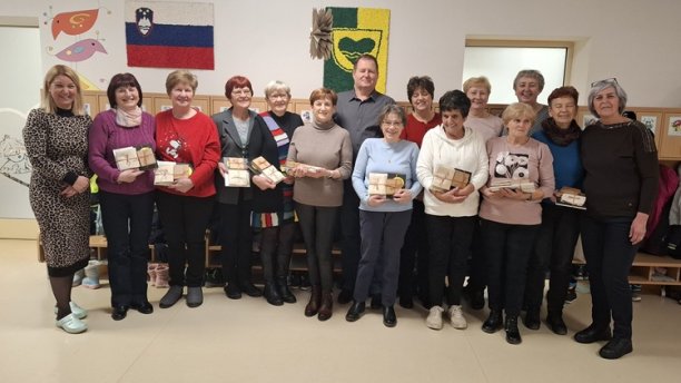 DRUŽENJE Z UPOKOJENIMI SODELAVCI